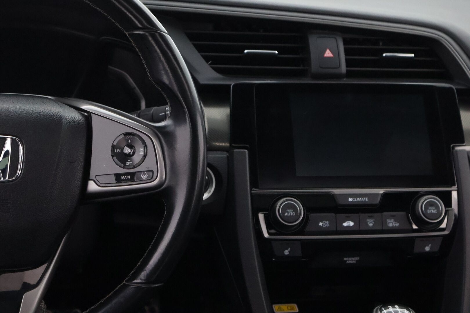 Honda Civic 2017 HB 129 hv Sport Premium - Adapt.Vakkari / BLIS / P.Kamera / Kattoluukku / Vetokoukku / Keyless / Navi / Suomiauto