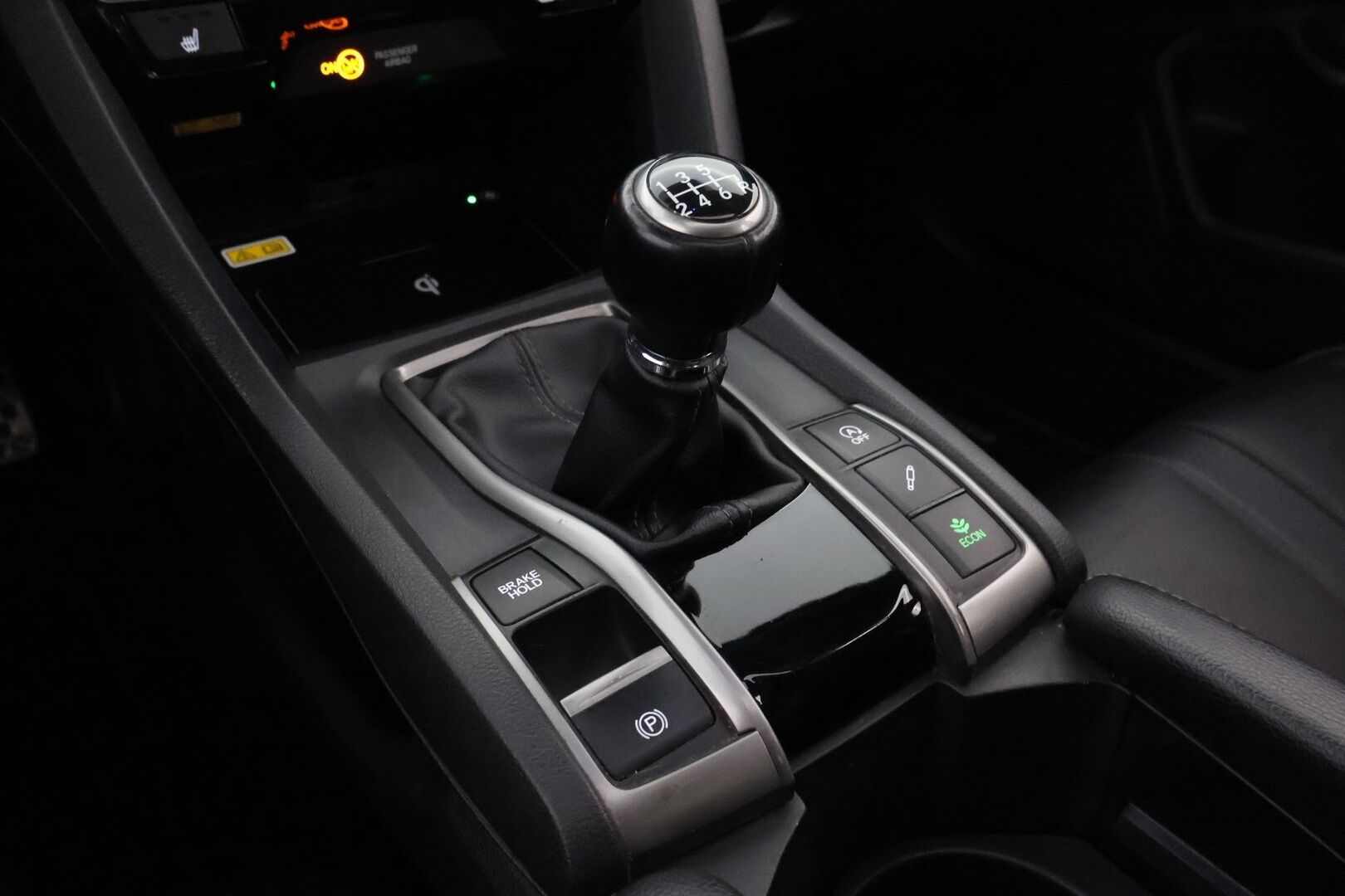 Honda Civic 2017 HB 129 hv Sport Premium - Adapt.Vakkari / BLIS / P.Kamera / Kattoluukku / Vetokoukku / Keyless / Navi / Suomiauto