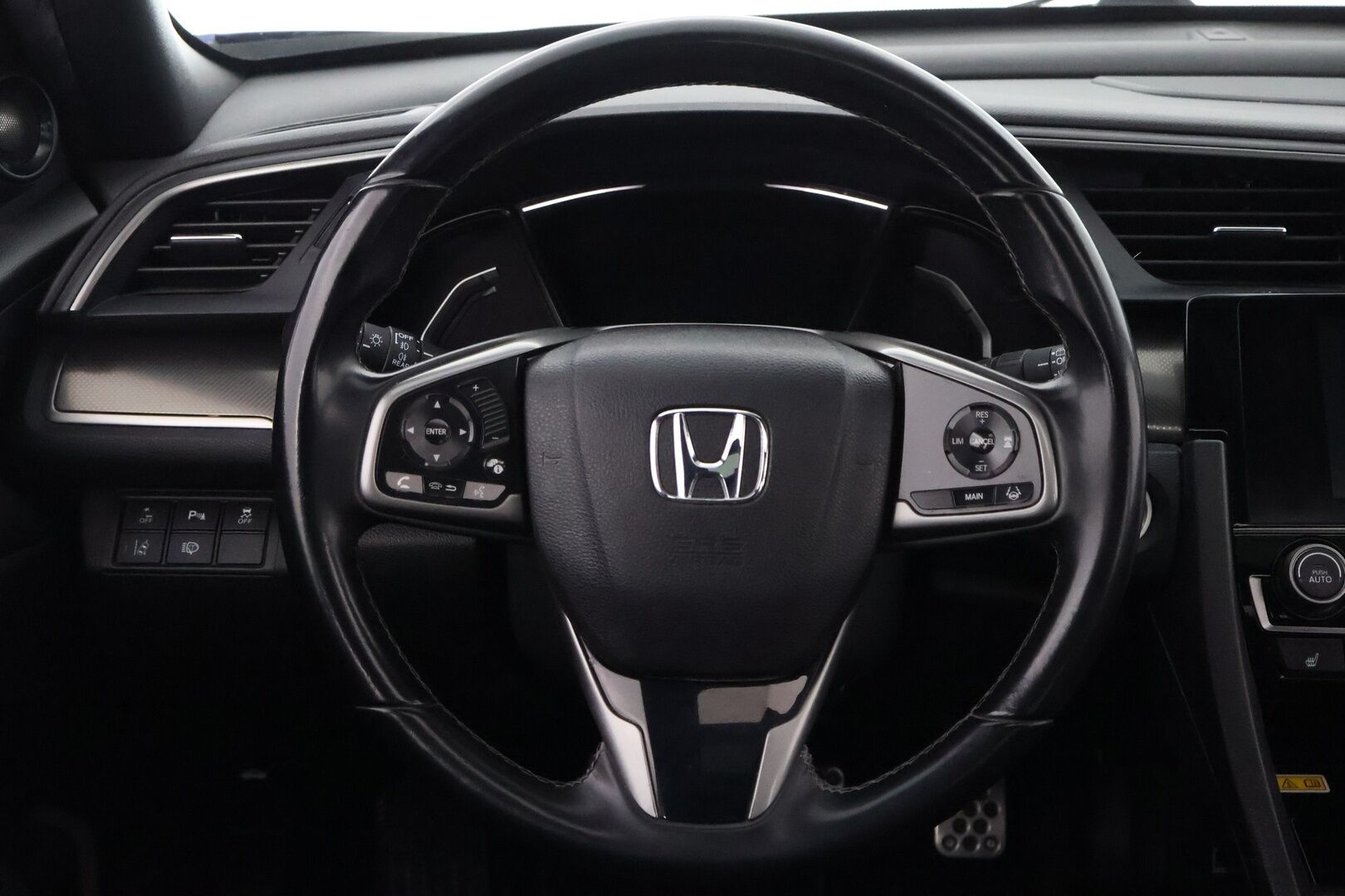 Honda Civic 2017 HB 129 hv Sport Premium - Adapt.Vakkari / BLIS / P.Kamera / Kattoluukku / Vetokoukku / Keyless / Navi / Suomiauto