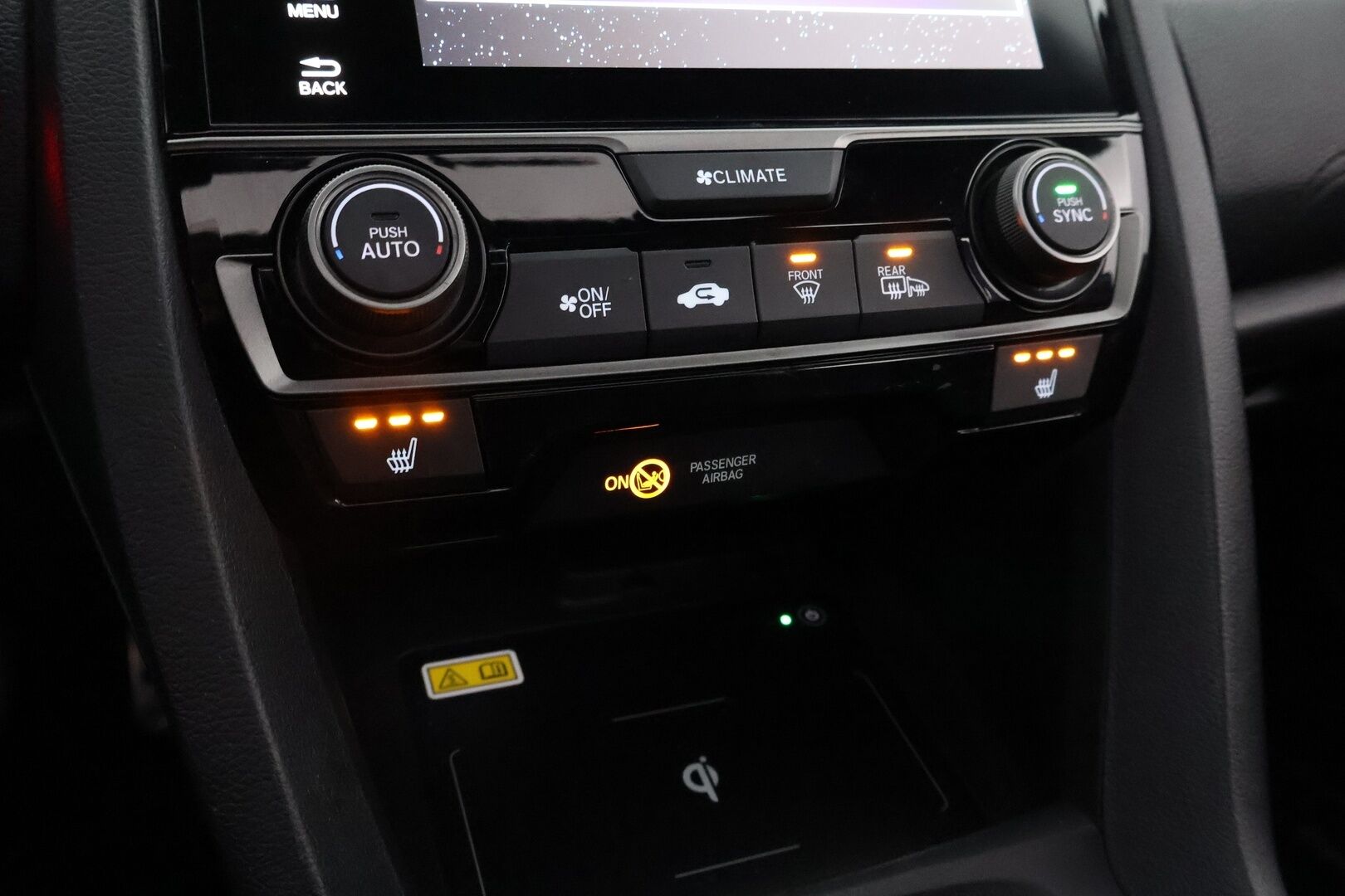 Honda Civic 2017 HB 129 hv Sport Premium - Adapt.Vakkari / BLIS / P.Kamera / Kattoluukku / Vetokoukku / Keyless / Navi / Suomiauto