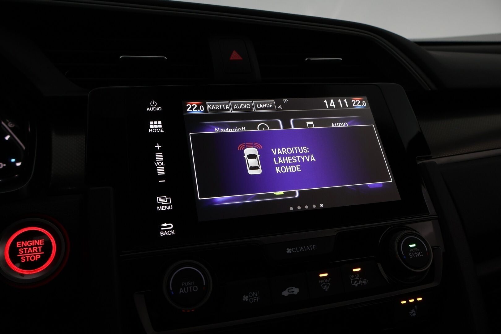 Honda Civic 2017 HB 129 hv Sport Premium - Adapt.Vakkari / BLIS / P.Kamera / Kattoluukku / Vetokoukku / Keyless / Navi / Suomiauto