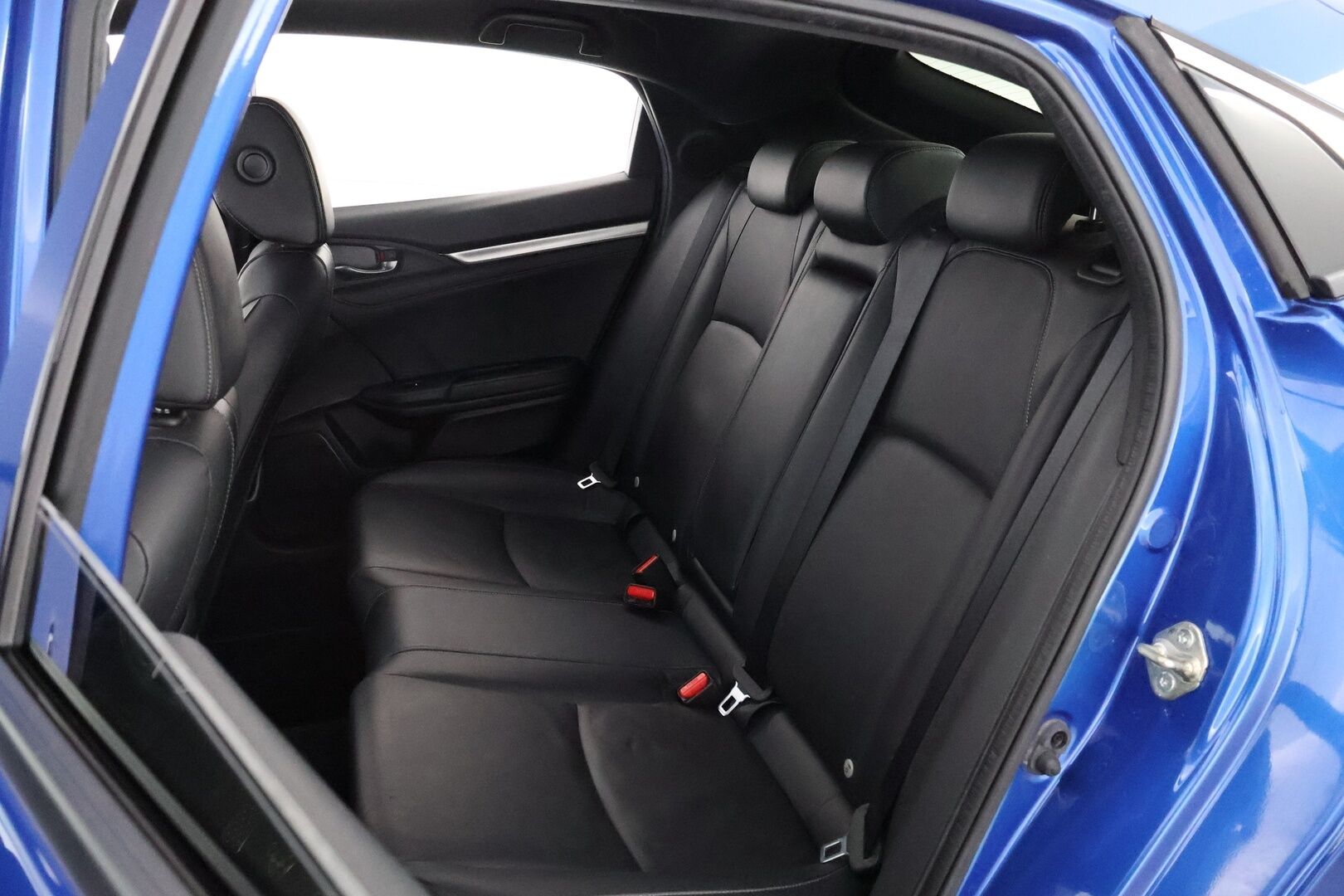Honda Civic 2017 HB 129 hv Sport Premium - Adapt.Vakkari / BLIS / P.Kamera / Kattoluukku / Vetokoukku / Keyless / Navi / Suomiauto