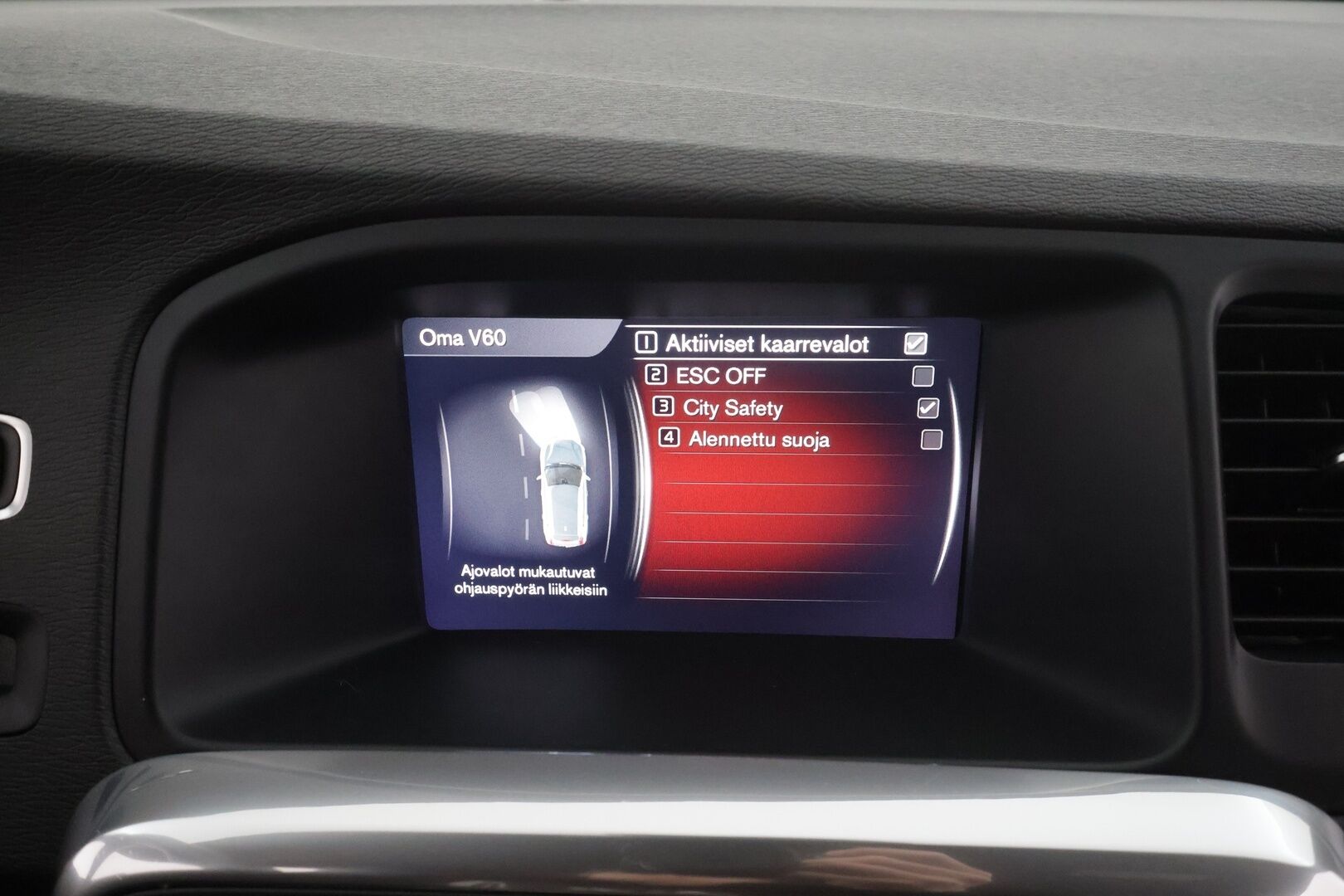 Volvo V60 2017 D4 AWD Business R Design aut * Webasto / Koukku / Vakkari / Xenon / P.tutka / Navi / Keyless * - Suomi-auto / Kahdet renkaat / Ei AdBlue -järjestelmää / Jakopää tehty! - HULLUT AVAJAISHULINAT KORKOTARJOUS 3,29 %