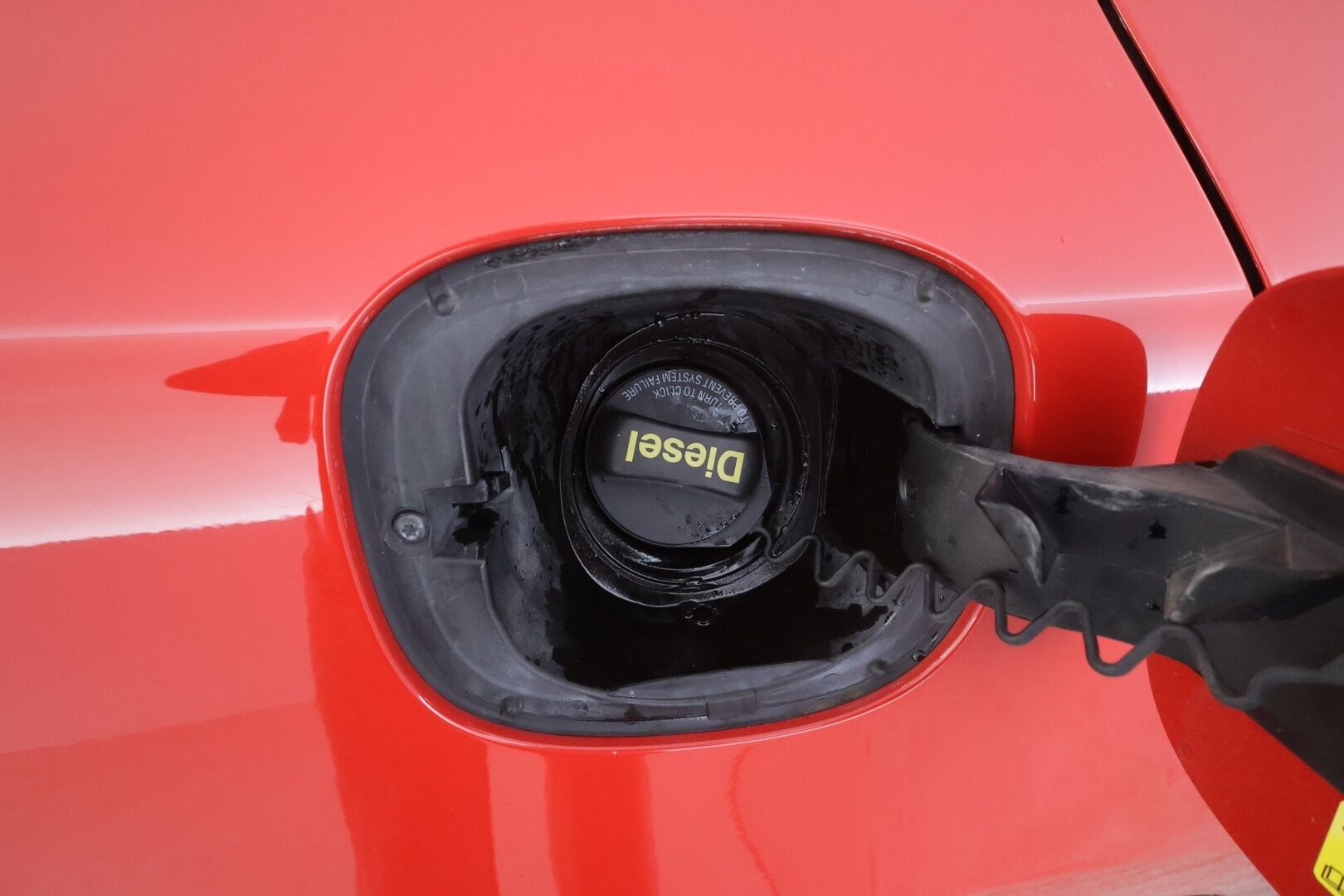 Volvo V60 2017 D4 AWD Business R Design aut * Webasto / Koukku / Vakkari / Xenon / P.tutka / Navi / Keyless * - Suomi-auto / Kahdet renkaat / Ei AdBlue -järjestelmää / Jakopää tehty! - HULLUT AVAJAISHULINAT KORKOTARJOUS 3,29 %