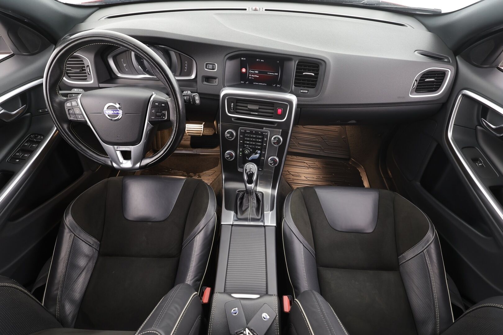 Volvo V60 2017 D4 AWD Business R Design aut * Webasto / Koukku / Vakkari / Xenon / P.tutka / Navi / Keyless * - Suomi-auto / Kahdet renkaat / Ei AdBlue -järjestelmää / Jakopää tehty!