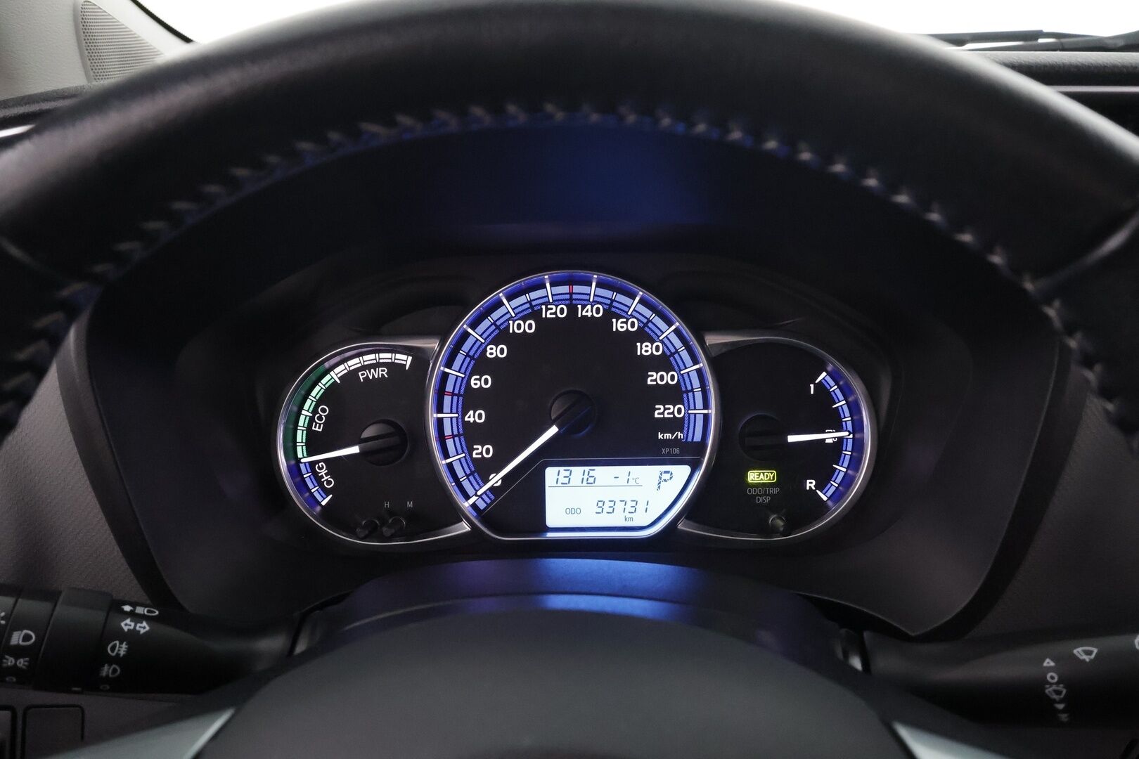 Toyota Yaris 2017 1,5 Hybrid Active Edition * Lohkolämmitin / P.Kamera / Vakkari / Navi / Bluetooth / AC * - Suomi-auto / Kahdet renkaat aluvanteilla / Merkkihuollot