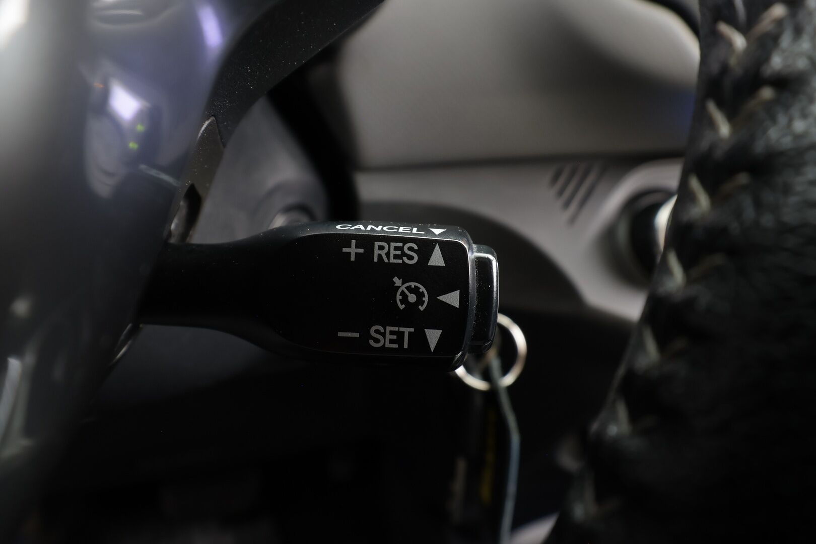 Toyota Yaris 2017 1,5 Hybrid Active Edition * Lohkolämmitin / P.Kamera / Vakkari / Navi / Bluetooth / AC * - Suomi-auto / Kahdet renkaat aluvanteilla / Merkkihuollot