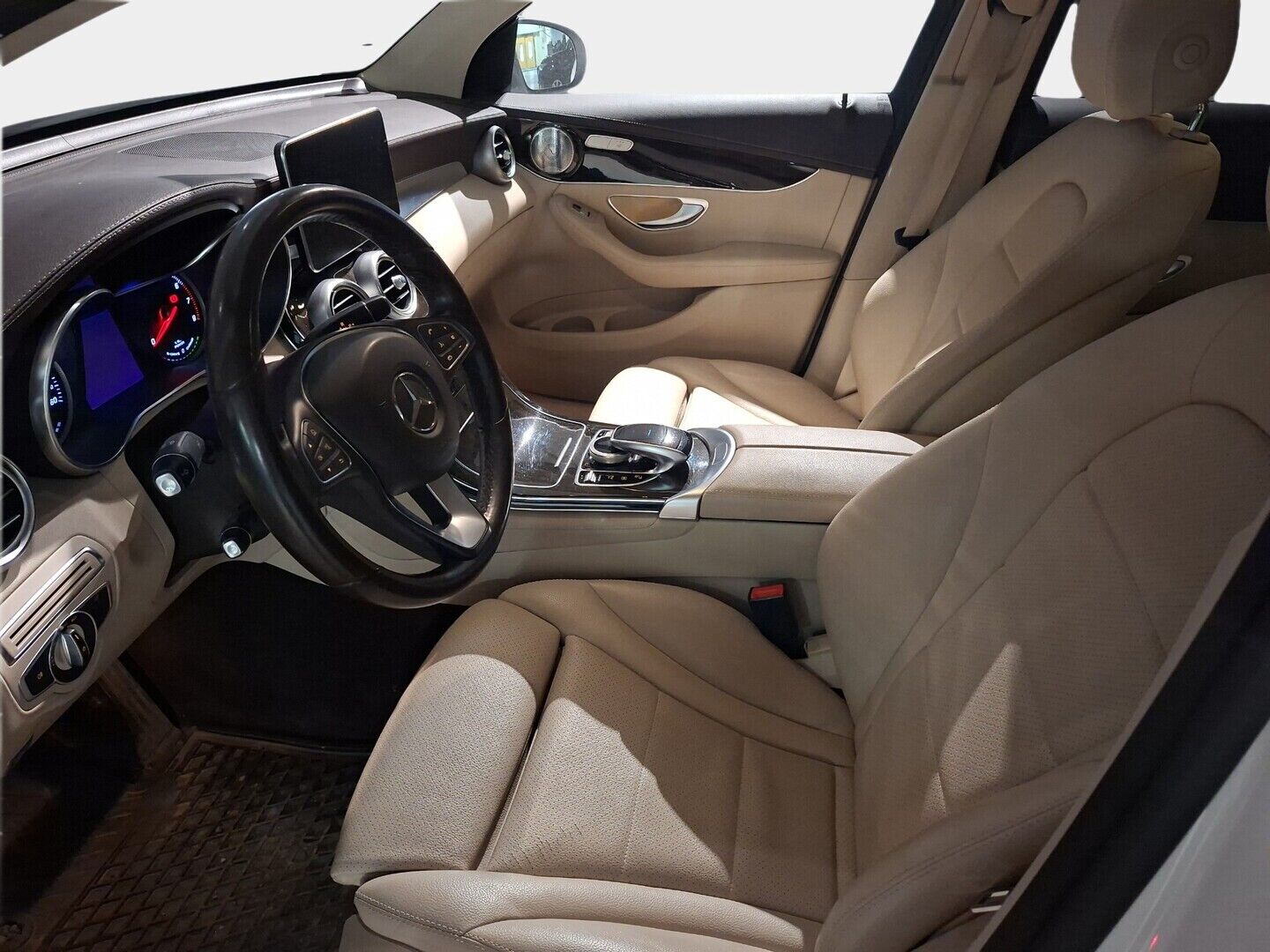 Mercedes-Benz GLC 2017 350 e Coupé 4Matic A Premium Business AMG * Burmester / Vaalea Nahkasisusta / P-Kamera / Koukku* - Kahdet renkaat Mersun omilla vanteilla / Hyvä huoltohistoria