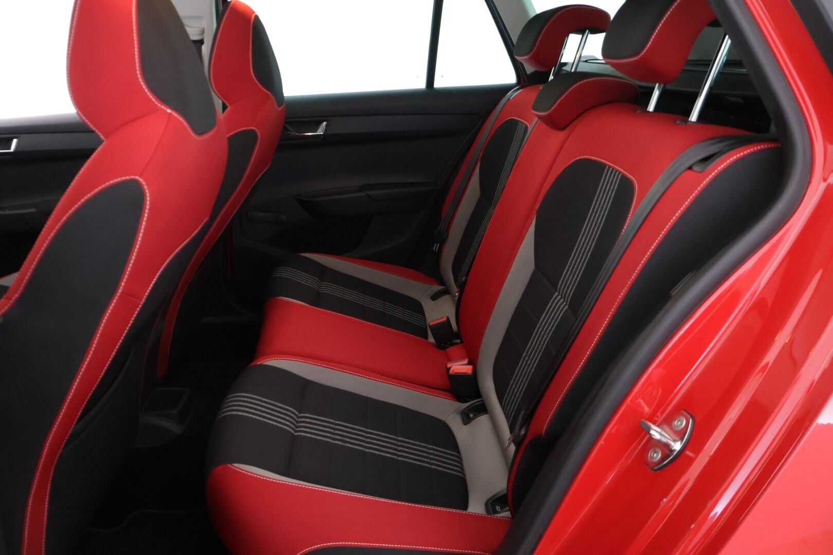 Skoda Fabia 2017 Combi 1,2 TSI 110 Monte Carlo *Panoraama / Keyless / Xenon / Tutkat / Lohko+Sisälämmitin* - * Suomi-auto / Kahdet renkaat vanteineen * - HULLU BLACKWEEK KORKOTARJOUS 2,49%