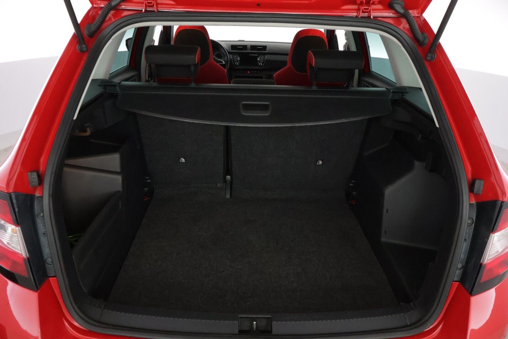 Skoda Fabia 2017 Combi 1,2 TSI 110 Monte Carlo *Panoraama / Keyless / Xenon / Tutkat / Lohko+Sisälämmitin* - * Suomi-auto / Kahdet renkaat vanteineen *