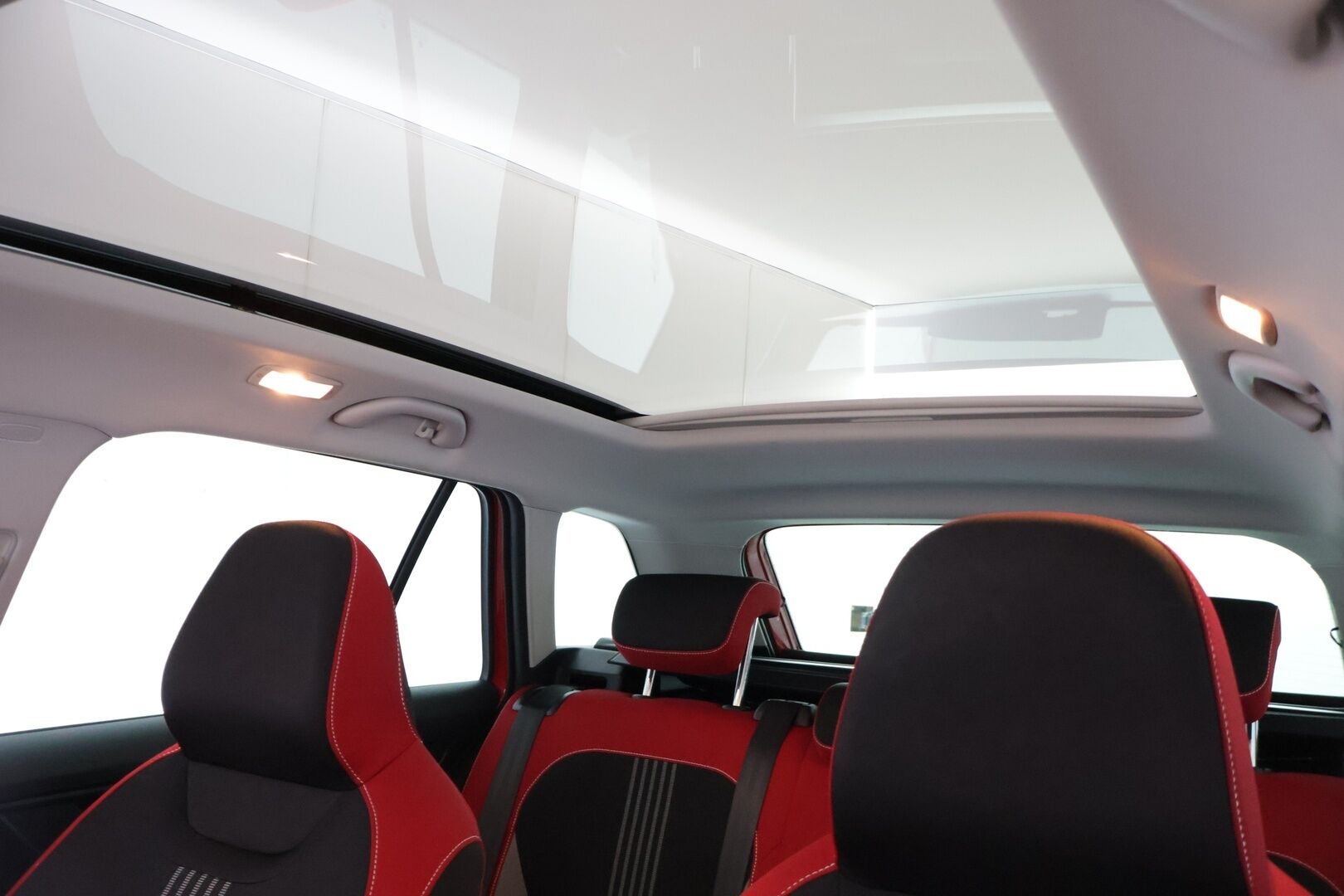 Skoda Fabia 2017 Combi 1,2 TSI 110 Monte Carlo *Panoraama / Keyless / Xenon / Tutkat / Lohko+Sisälämmitin* - * Suomi-auto / Kahdet renkaat vanteineen *