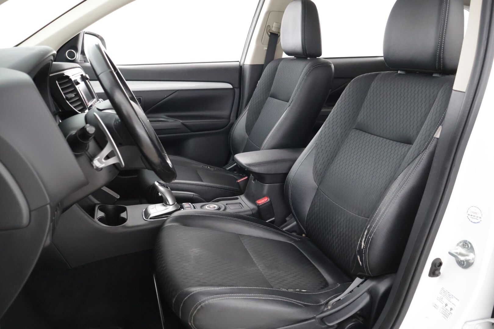 Mitsubishi Outlander 2014 PHEV Intense *MYYDÄÄN HUUTOKAUPAT.COM*