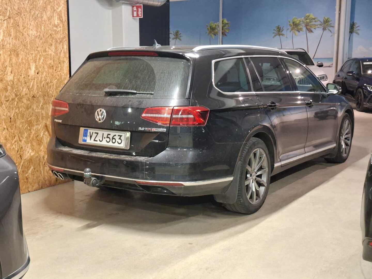 Volkswagen Passat 2015 Variant Highline 2,0 TDI 140kW 190hv 4MOTION DSG - | ACC | Webasto | Koukku | Sähkökontti | Nahkasisusta | Hihna vaihdettu 01/26 |