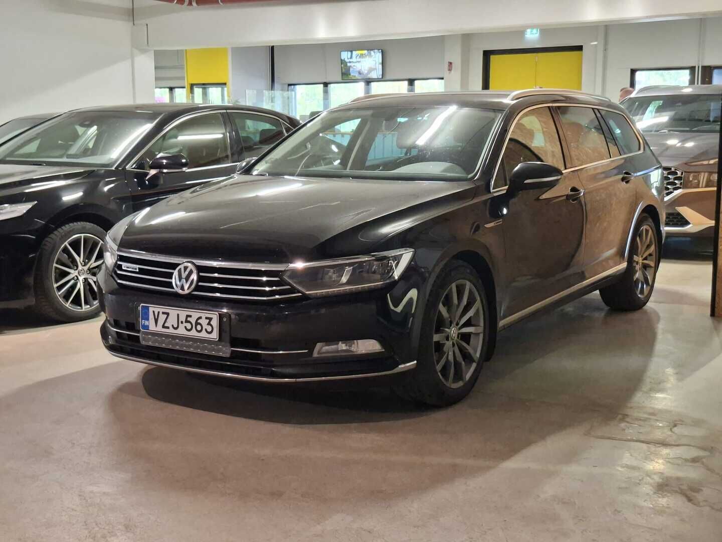 Volkswagen Passat 2015 Variant Highline 2,0 TDI 140kW 190hv 4MOTION DSG - | ACC | Webasto | Koukku | Sähkökontti | Nahkasisusta | Hihna vaihdettu 01/26 |