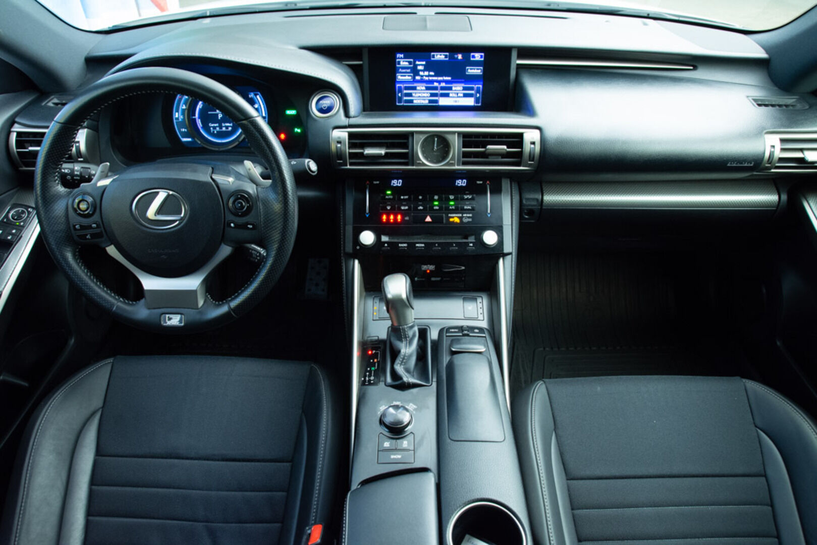 Lexus IS 2014 300h F-Sport - Vakkari | P-kamera | Tulossa myyntiin! 