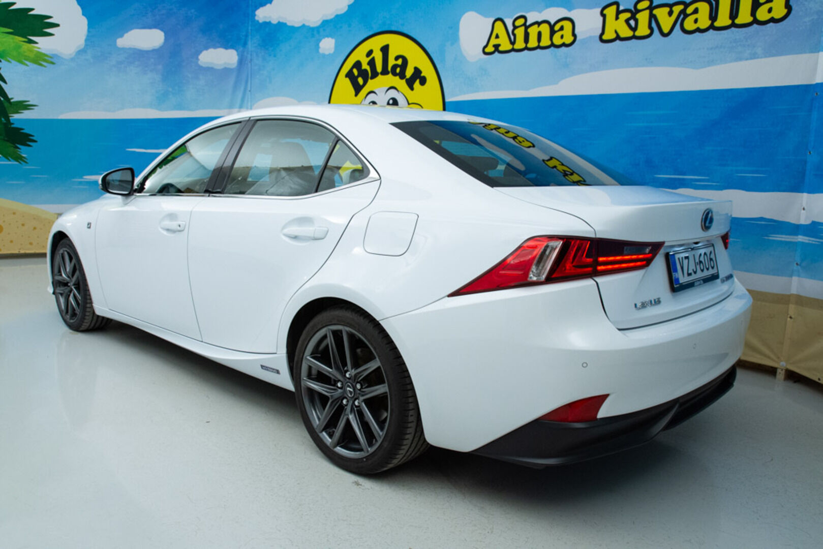 Lexus IS 2014 300h F-Sport - Vakkari | P-kamera | Tulossa myyntiin! 