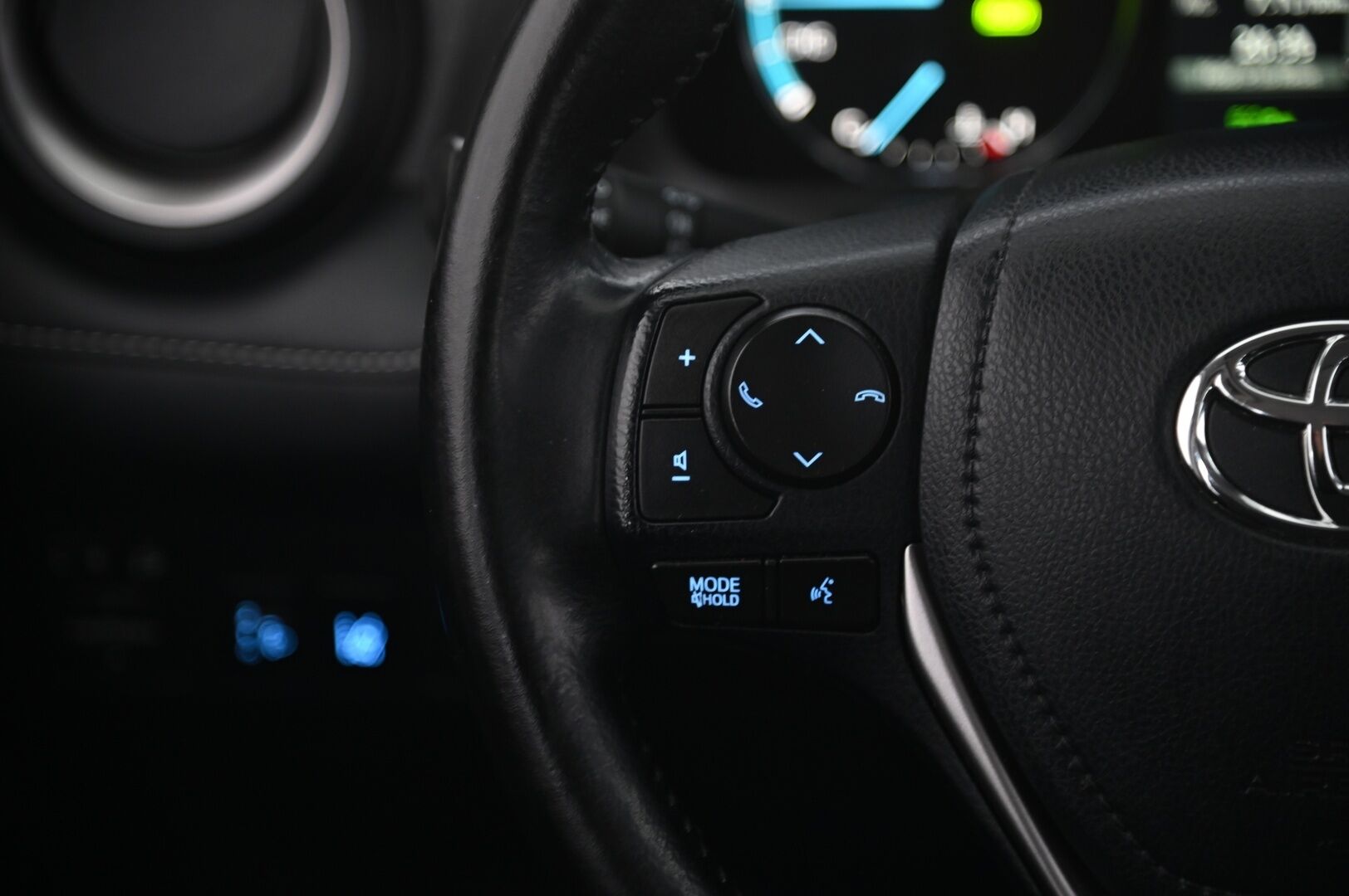 Toyota RAV4 2017 2,5 Hybrid AWD Business - ACC | P.kamera | Vetokoukku | 2 Renkaat & Vanteet |