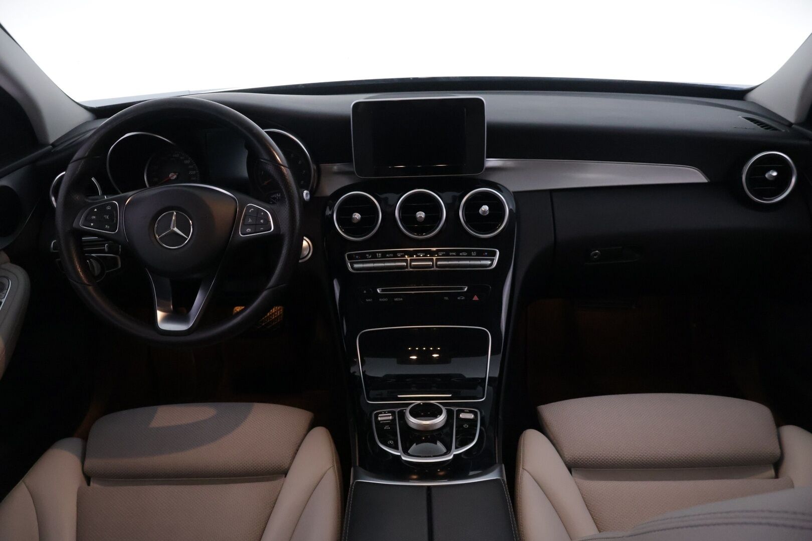 Mercedes-Benz C 2018 180 T A Edition Avantgarde - | ILS | Lohko+sisähaara | Osanahkaverhoilu | Vetokoukku | 