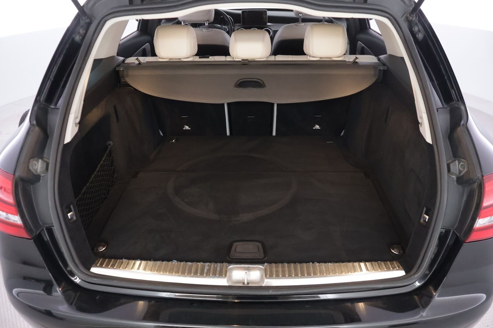 Mercedes-Benz C 2018 180 T A Edition Avantgarde - | ILS | Lohko+sisähaara | Osanahkaverhoilu | Vetokoukku | 