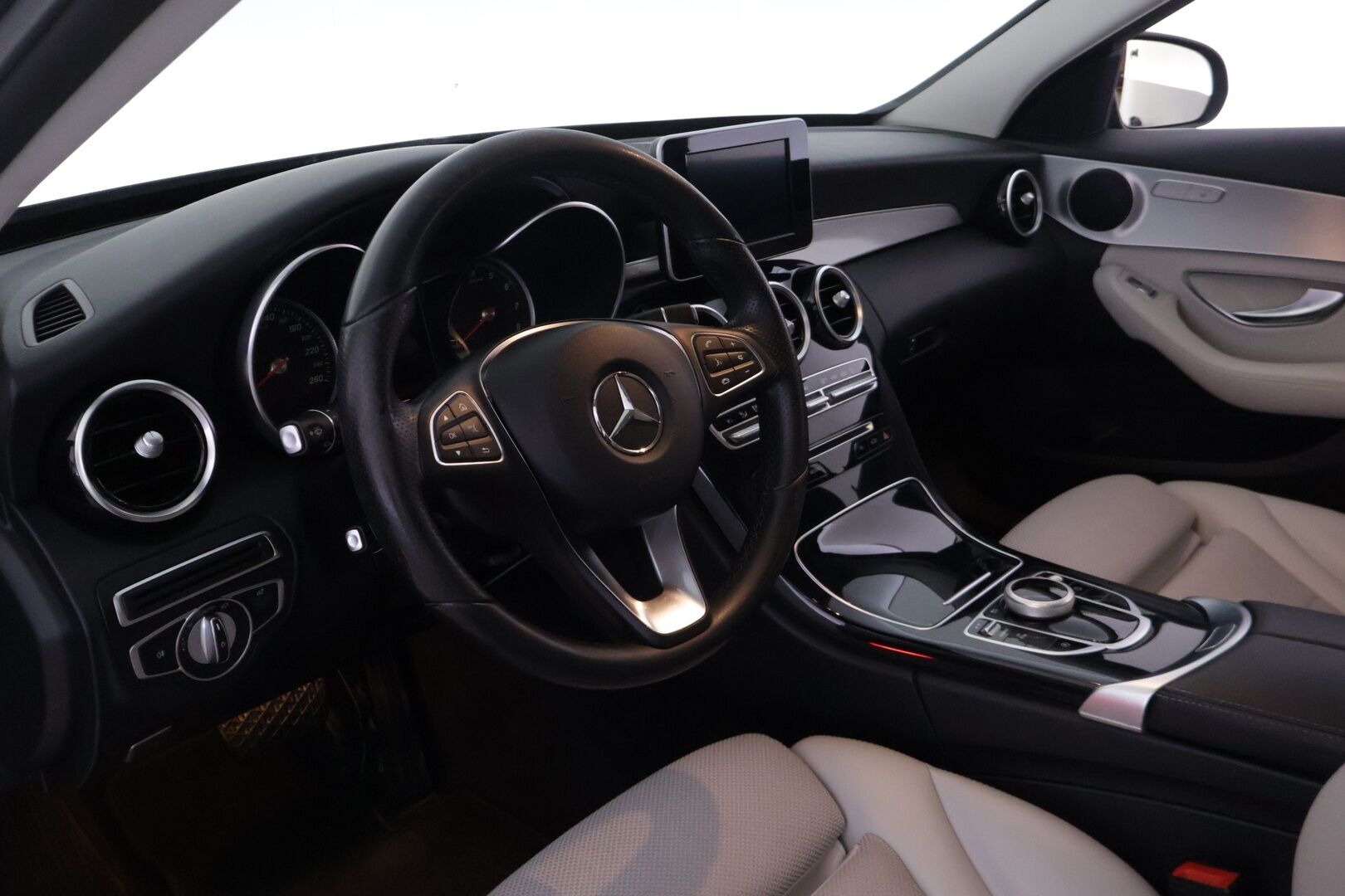 Mercedes-Benz C 2018 180 T A Edition Avantgarde - | ILS | Lohko+sisähaara | Osanahkaverhoilu | Vetokoukku | 