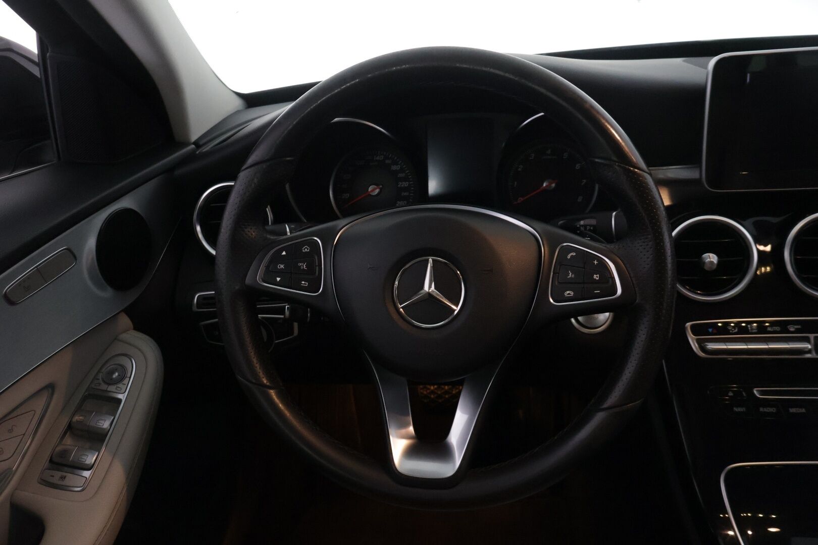 Mercedes-Benz C 2018 180 T A Edition Avantgarde - | ILS | Lohko+sisähaara | Osanahkaverhoilu | Vetokoukku | 