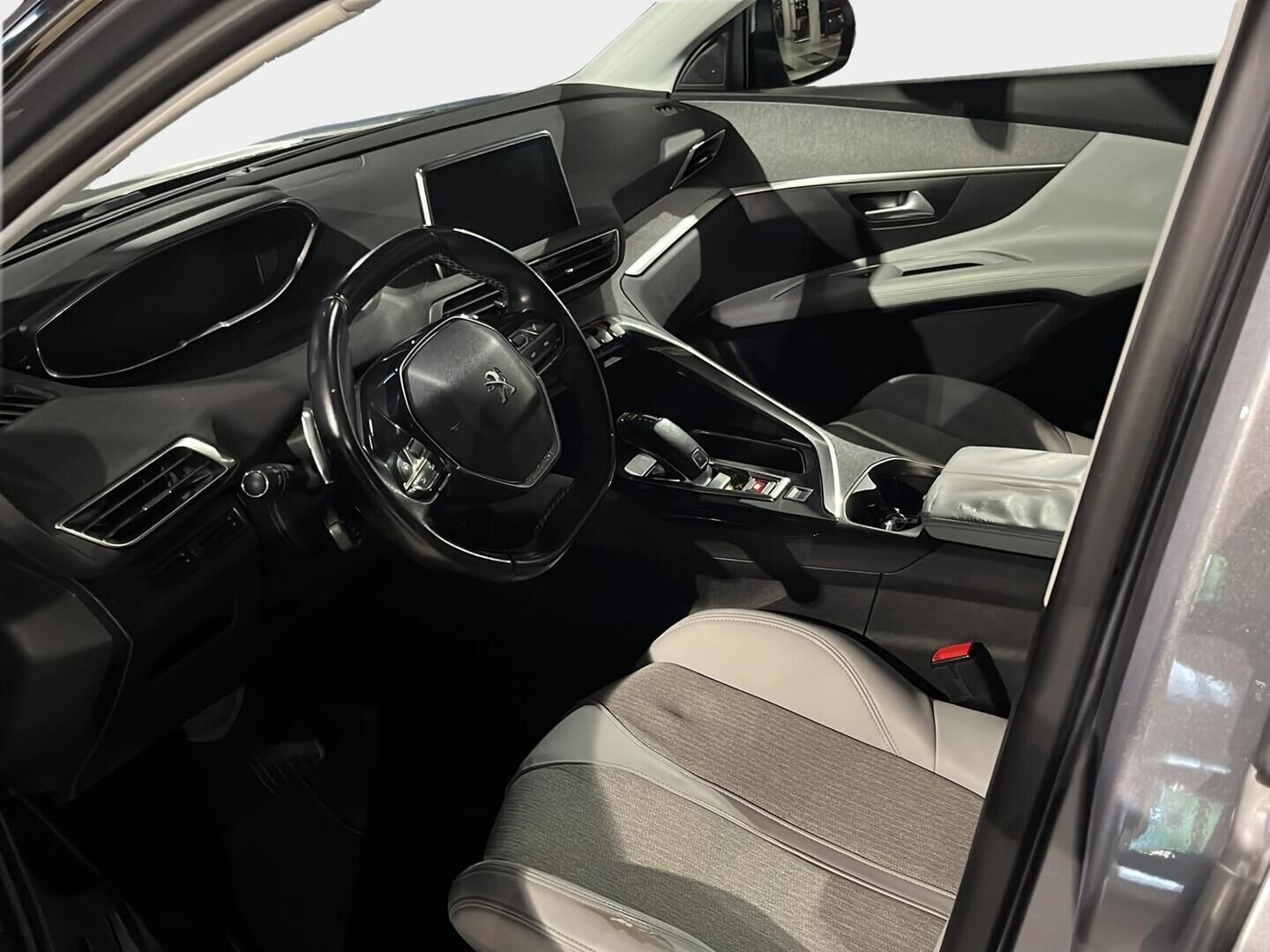 Peugeot 3008 2018 Allure PureTech 130 Automaatti - * Vakionopeudensäädin | Digimittaristo | BLIS | Panorama | P-Kamera | Lohko | 2X Alut *