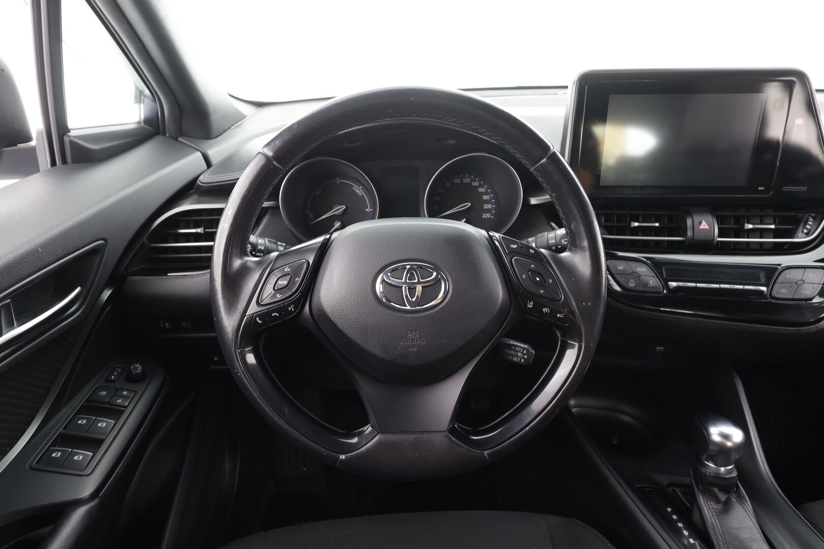 Toyota C-HR 2018 1,8 Hybrid Active - | ACC | Lane Assist | RSA | Navi | Keyless | P.kamera | Bluetooth | Aut. pitkät | Ajotilan valinta | 2x renkaat aluin | Huoltokirja | Suomiauto | 