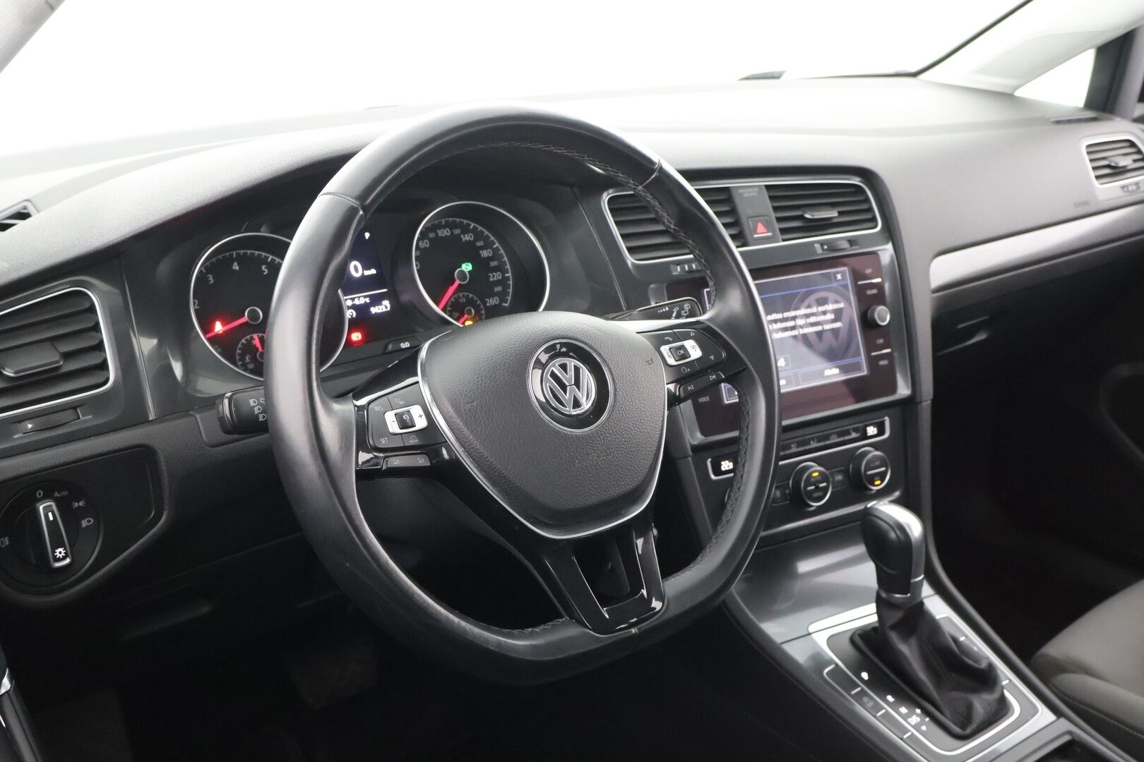 Volkswagen Golf 2017 Variant Comfortline 1,5 TSI EVO 96 kW (130 hv) BLUEMOTION DSG-automaatti **Suomi-auto / ACC / Hierovat istuimet - Suomi-auto / Hierovat etu-istuimet / ACC