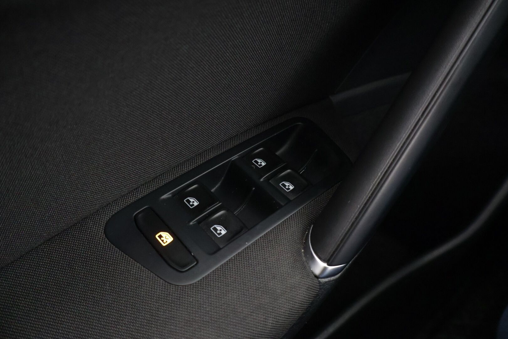 Volkswagen Golf 2017 Variant Comfortline 1,5 TSI EVO 96 kW (130 hv) BLUEMOTION DSG-automaatti **Suomi-auto / ACC / Hierovat istuimet - Suomi-auto / Hierovat etu-istuimet / ACC