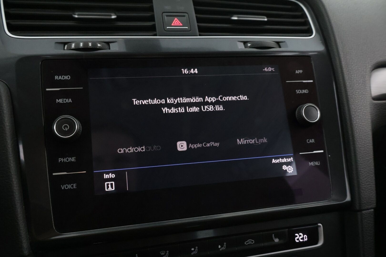 Volkswagen Golf 2017 Variant Comfortline 1,5 TSI EVO 96 kW (130 hv) BLUEMOTION DSG-automaatti **Suomi-auto / ACC / Hierovat istuimet - Suomi-auto / Hierovat etu-istuimet / ACC