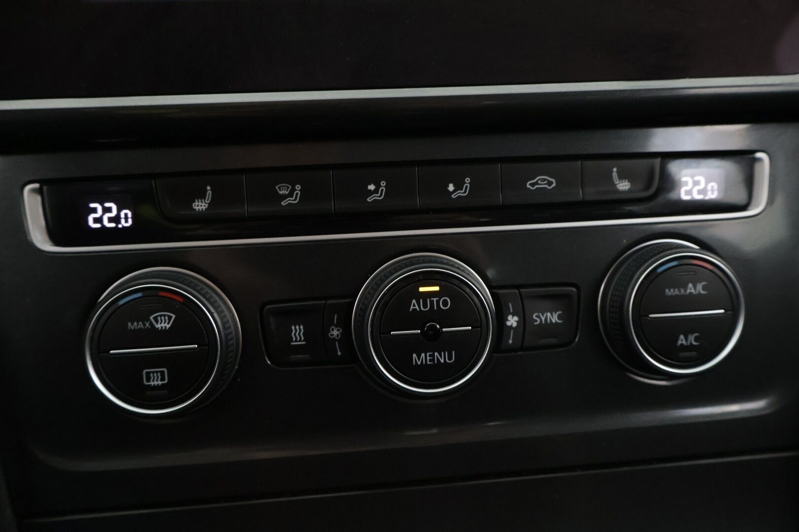 Volkswagen Golf 2017 Variant Comfortline 1,5 TSI EVO 96 kW (130 hv) BLUEMOTION DSG-automaatti **Suomi-auto / ACC / Hierovat istuimet - Suomi-auto / Hierovat etu-istuimet / ACC