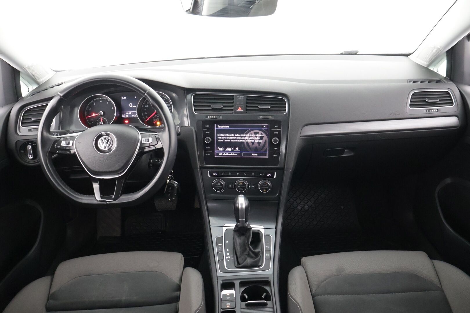 Volkswagen Golf 2017 Variant Comfortline 1,5 TSI EVO 96 kW (130 hv) BLUEMOTION DSG-automaatti **Suomi-auto / ACC / Hierovat istuimet - Suomi-auto / Hierovat etu-istuimet / ACC