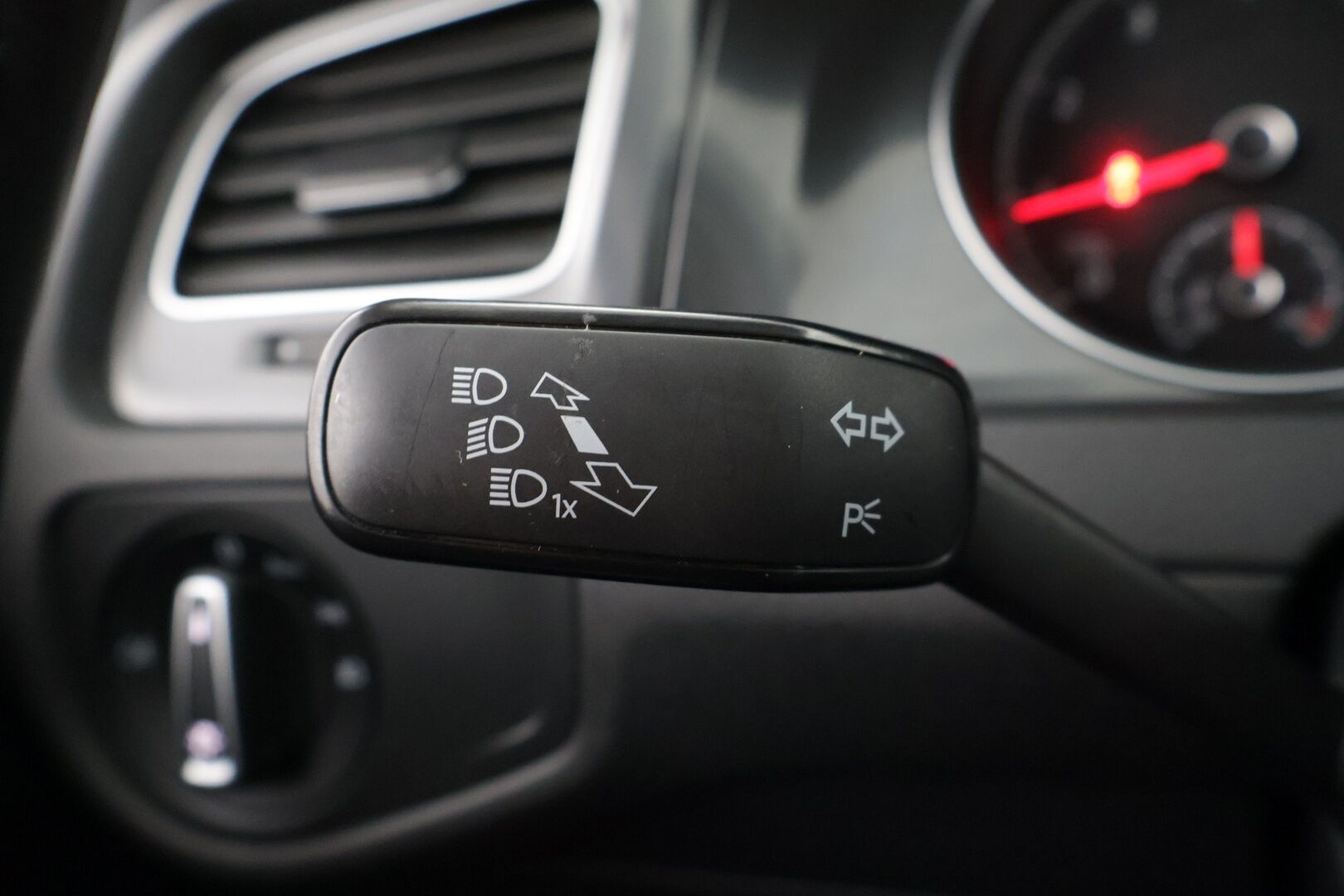 Volkswagen Golf 2017 Variant Comfortline 1,5 TSI EVO 96 kW (130 hv) BLUEMOTION DSG-automaatti **Suomi-auto / ACC / Hierovat istuimet - Suomi-auto / Hierovat etu-istuimet / ACC