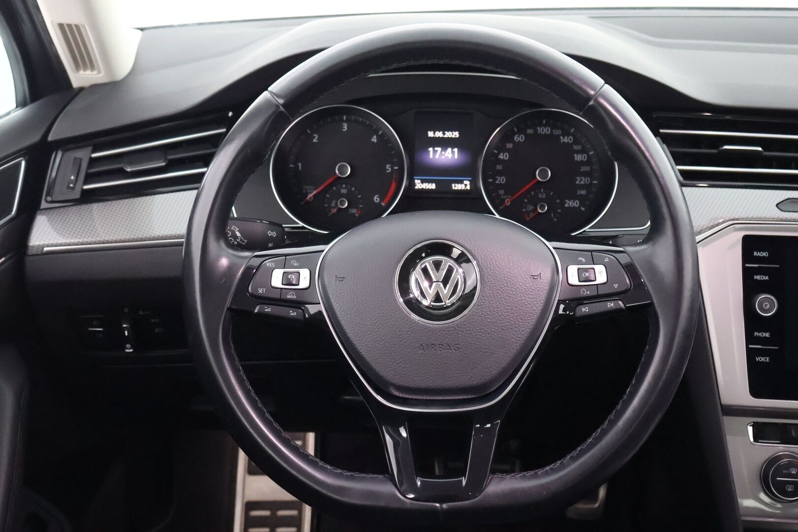 Volkswagen Passat 2018 Variant Alltrack 2,0 TDI 140 kW (190 hv) 4MOTION DSG-automaatti Winter Edition - Webasto / Adapt. Vakkari / Vetokoukku / Sähköluukku / Navi / Suomiauto