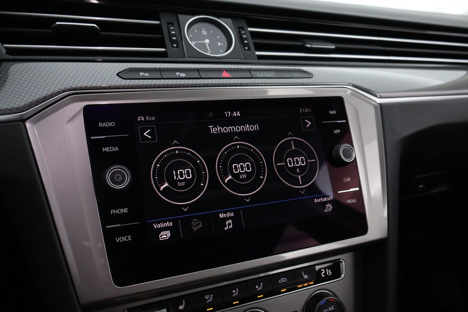 Volkswagen Passat 2018 Variant Alltrack 2,0 TDI 140 kW (190 hv) 4MOTION DSG-automaatti Winter Edition - Webasto / Adapt. Vakkari / Vetokoukku / Sähköluukku / Navi / Suomiauto