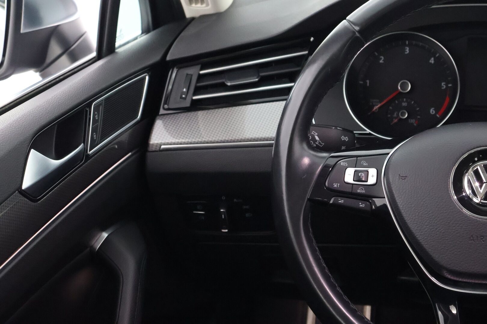Volkswagen Passat 2018 Variant Alltrack 2,0 TDI 140 kW (190 hv) 4MOTION DSG-automaatti Winter Edition - Webasto / Adapt. Vakkari / Vetokoukku / Sähköluukku / Navi / Suomiauto