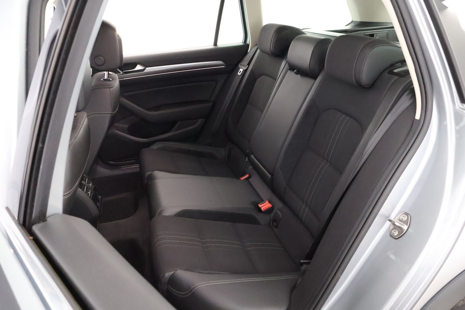 Volkswagen Passat 2018 Variant Alltrack 2,0 TDI 140 kW (190 hv) 4MOTION DSG-automaatti Winter Edition - Webasto / Adapt. Vakkari / Vetokoukku / Sähköluukku / Navi / Suomiauto