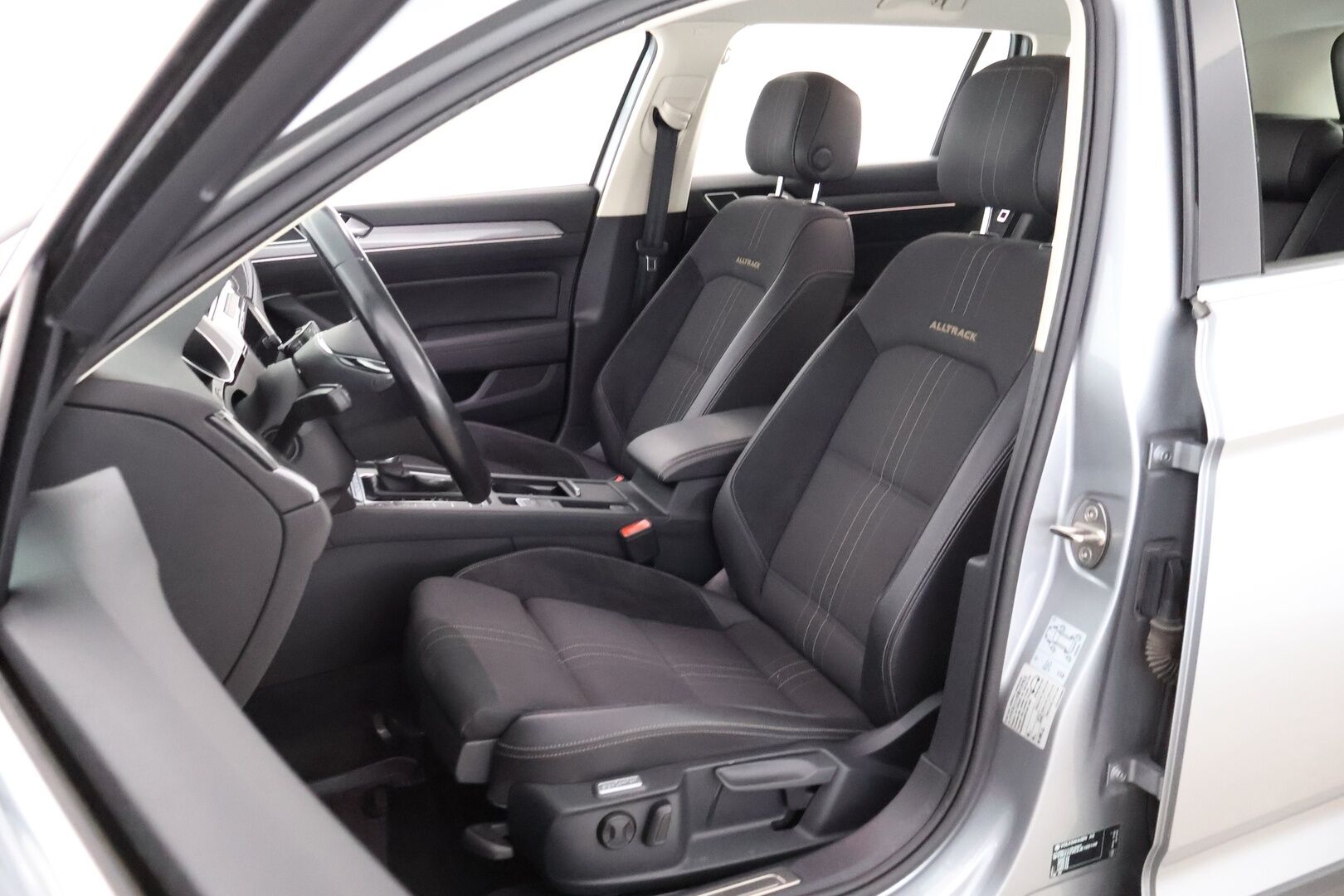 Volkswagen Passat 2018 Variant Alltrack 2,0 TDI 140 kW (190 hv) 4MOTION DSG-automaatti Winter Edition - Webasto / Adapt. Vakkari / Vetokoukku / Sähköluukku / Navi / Suomiauto