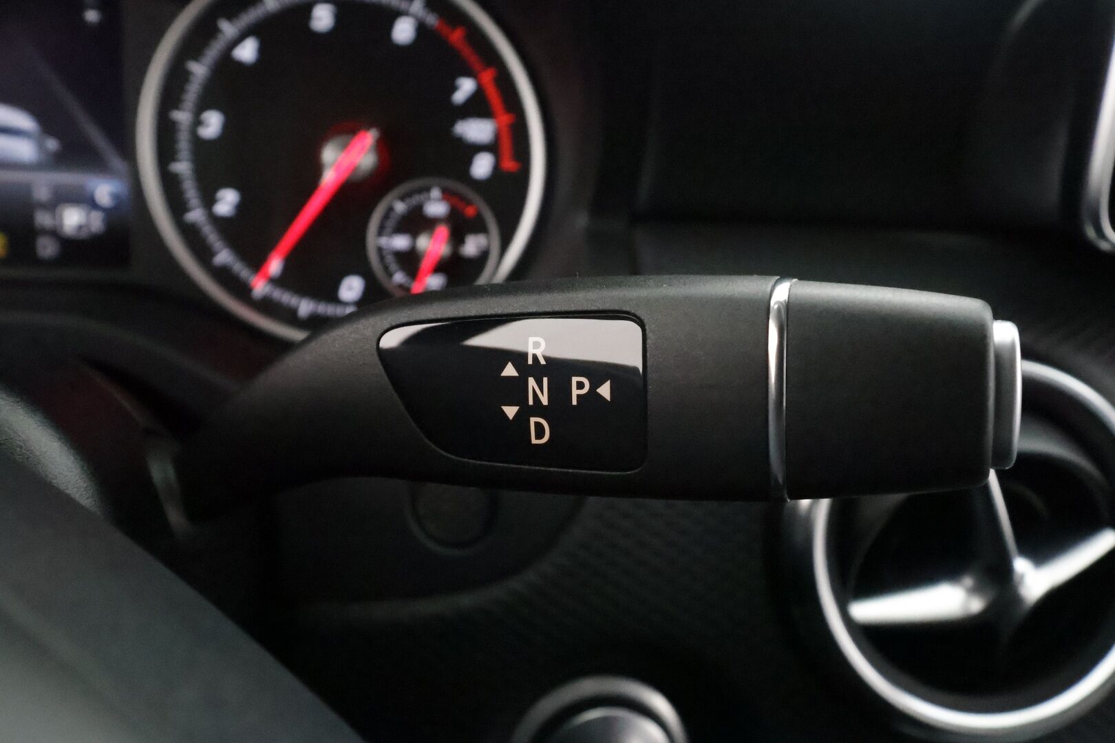 Mercedes-Benz A 2018 180 A Suomi 100 Edition - | Vakkari | Lohko | LED High Performance | P.Kamera | Puolinahat | 1.Om Suomi-auto | Kahdet Renkaat | Merkkihuollettu |