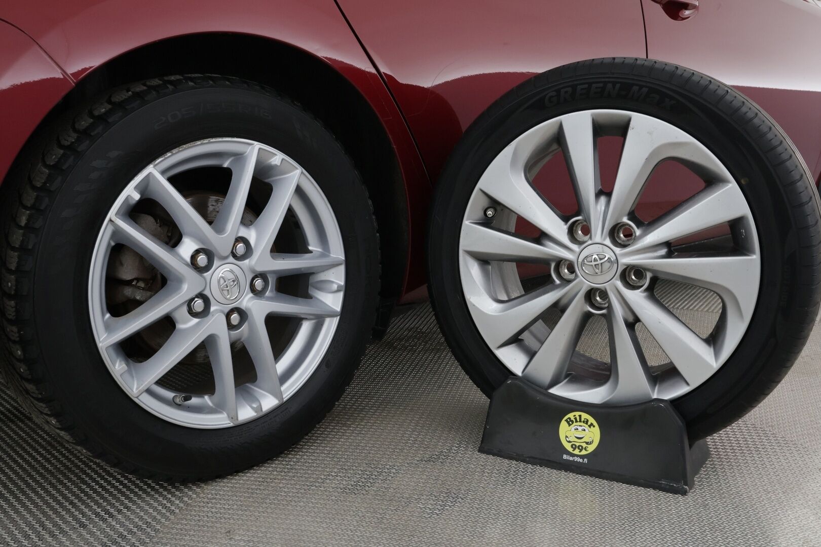 Toyota Auris 2018 Touring Sports 1,8 Hybrid Premium *Peruutuskamera/ Isolla näytöllä/ Vetokoukkutöllä