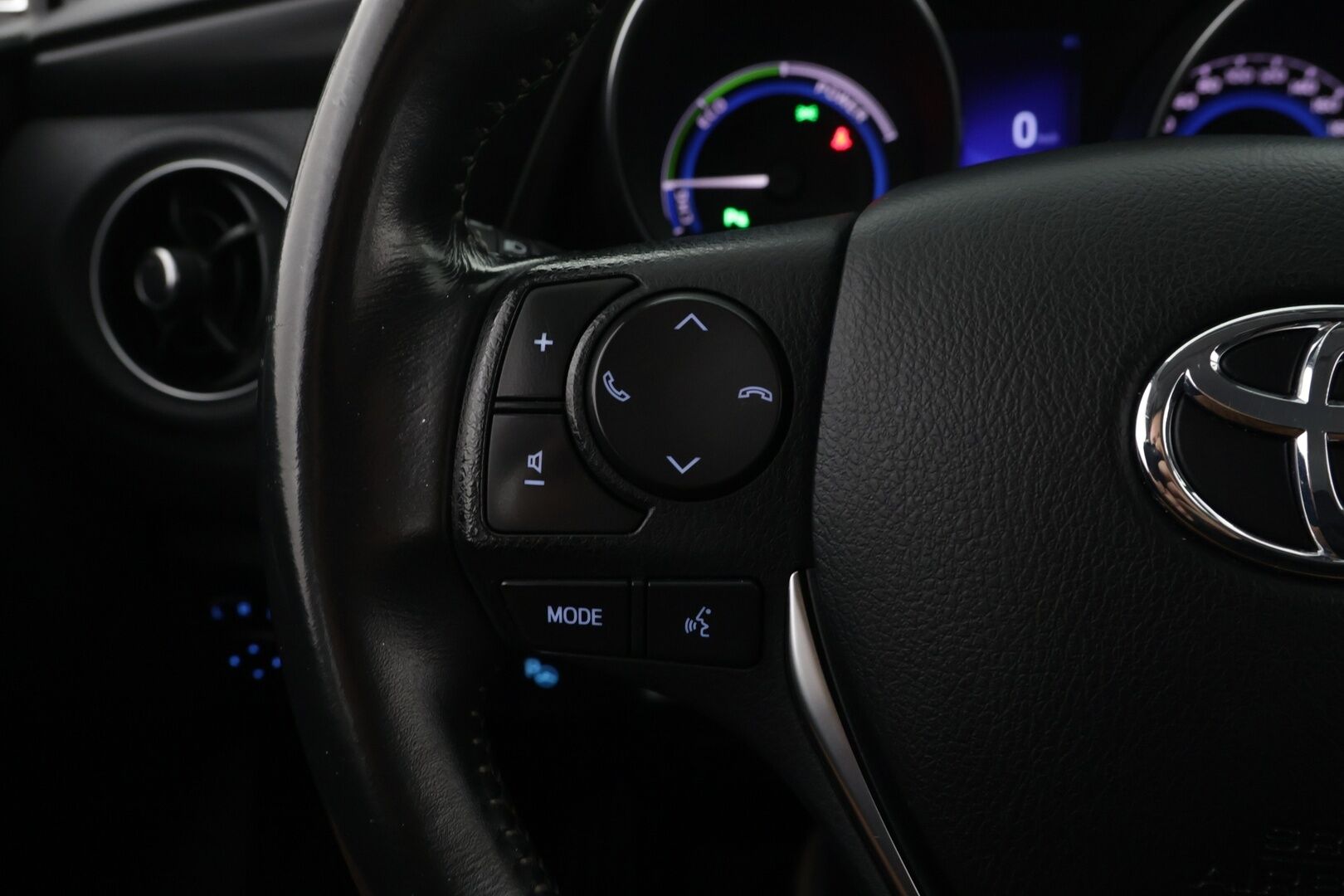 Toyota Auris 2018 Touring Sports 1,8 Hybrid Premium *Peruutuskamera / Isolla näytöllä / Vetokoukku!* - Pieni kulutteinen / Huippusiisti / Kattavasti varusteltu!