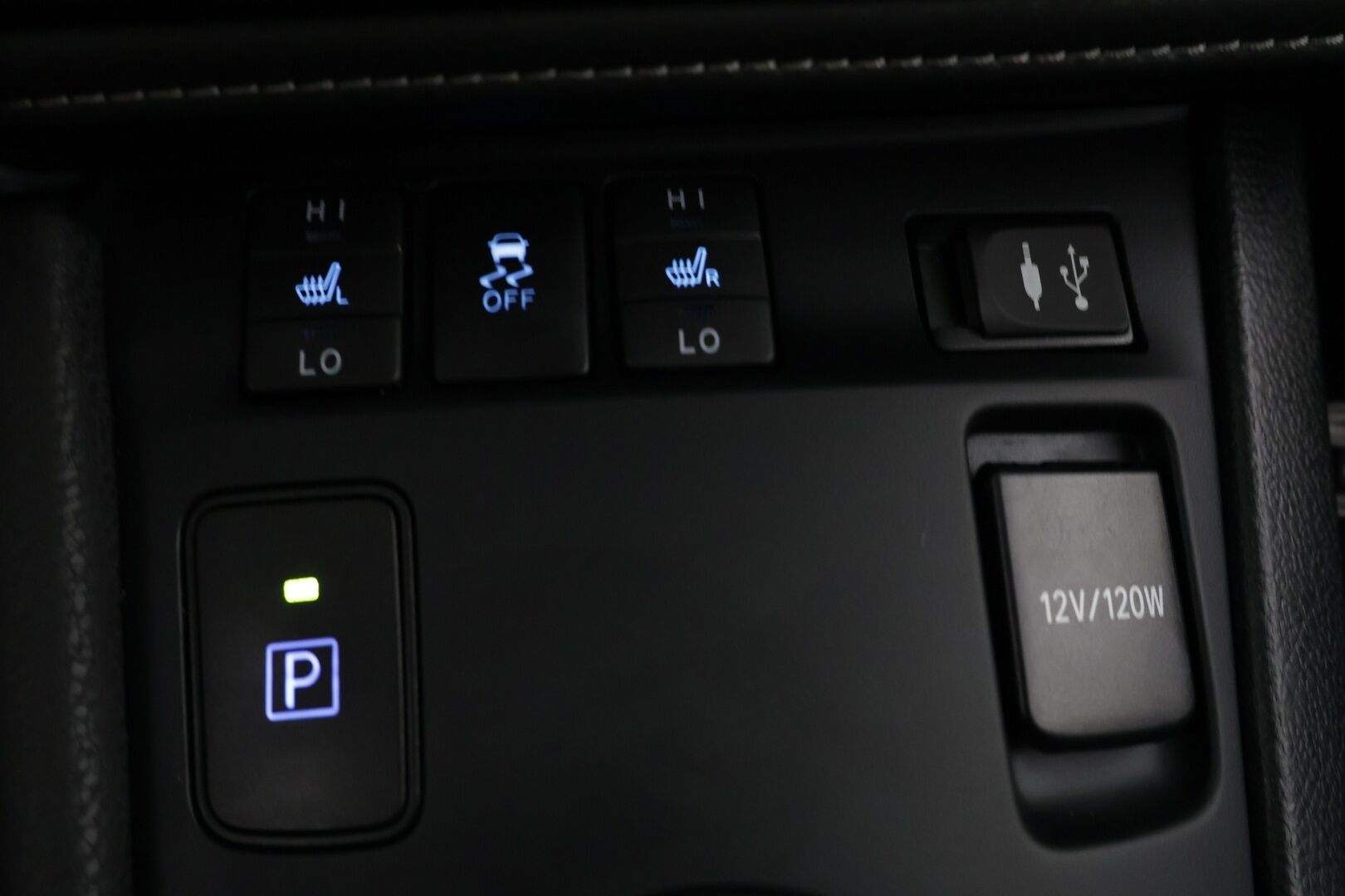 Toyota Auris 2018 Touring Sports 1,8 Hybrid Premium *Peruutuskamera/ Isolla näytöllä/ Vetokoukkutöllä