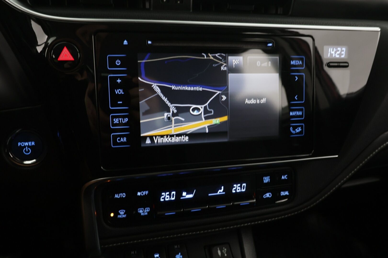 Toyota Auris 2018 Touring Sports 1,8 Hybrid Premium *Peruutuskamera / Isolla näytöllä / Vetokoukku!* - Pieni kulutteinen / Huippusiisti / Kattavasti varusteltu!