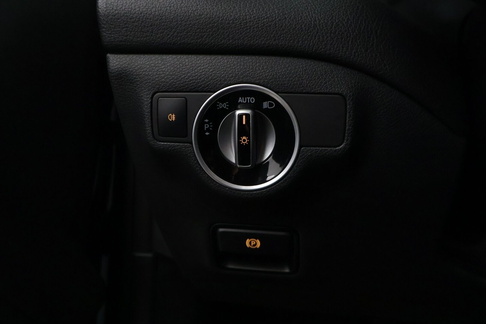 Mercedes-Benz CLA 45 AMG 2016 4MATIC Shooting Brake * Harman&Kardon / ILS / Panorama / Sport-Putkisto / Comand-Navi / Muistit / Night-paketti * - *Juuri huollettu / Upea äänimaailma / Kahdet renkaat vanteilla*