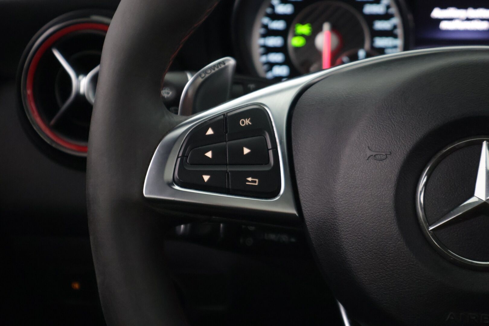 Mercedes-Benz CLA 45 AMG 2016 4MATIC Shooting Brake * Harman&Kardon / ILS / Panorama / Sport-Putkisto / Comand-Navi / Muistit / Night-paketti * - *Juuri huollettu / Upea äänimaailma / Kahdet renkaat vanteilla* - HULLUT VÄLIPÄIVÄT KORKOTARJOUS 2,49%