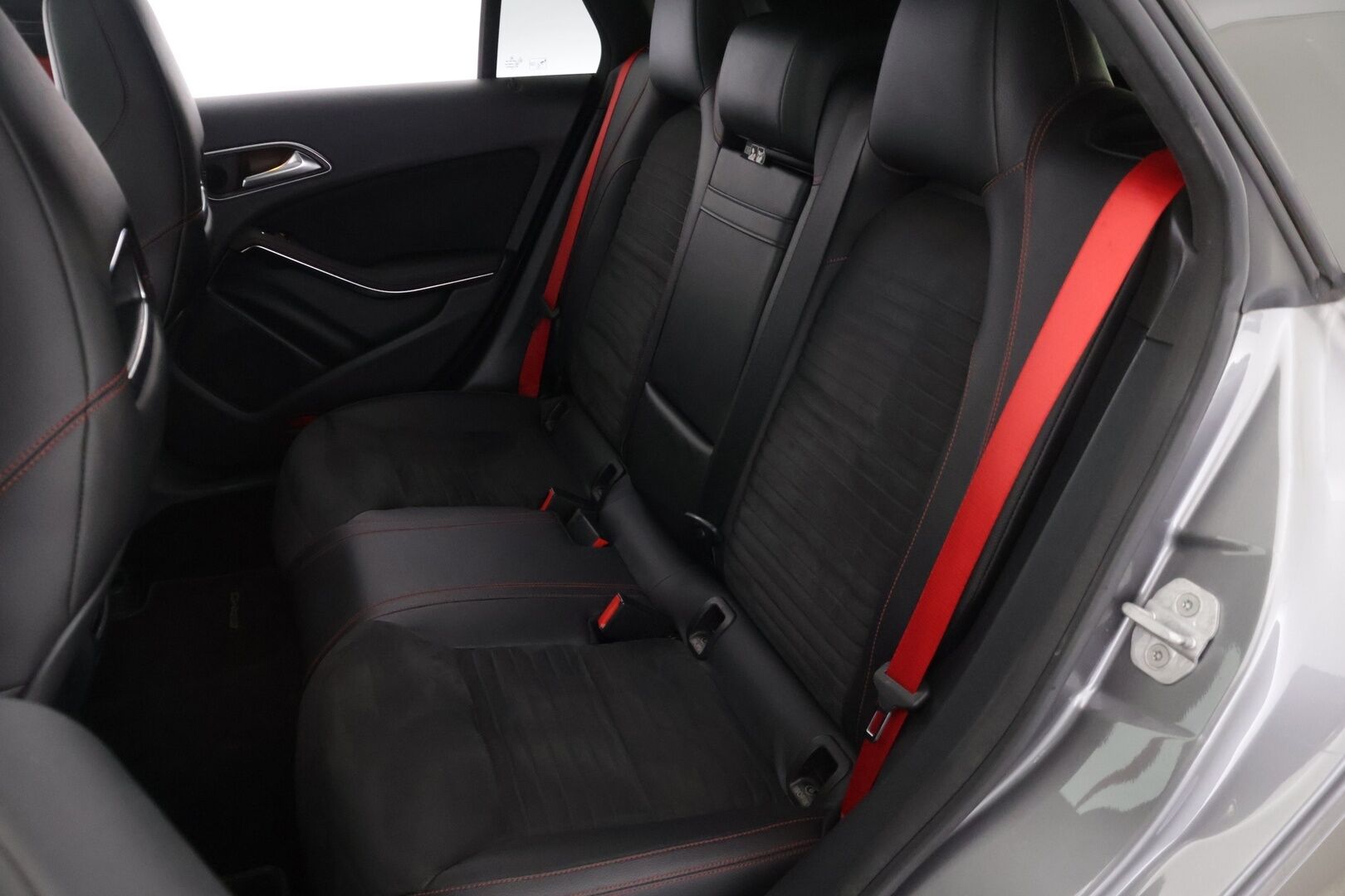 Mercedes-Benz CLA 45 AMG 2016 4MATIC Shooting Brake * Harman&Kardon / ILS / Panorama / Sport-Putkisto / Comand-Navi / Muistit / Night-paketti * - *Juuri huollettu / Upea äänimaailma / Kahdet renkaat vanteilla* - HULLUT VÄLIPÄIVÄT KORKOTARJOUS 2,49%