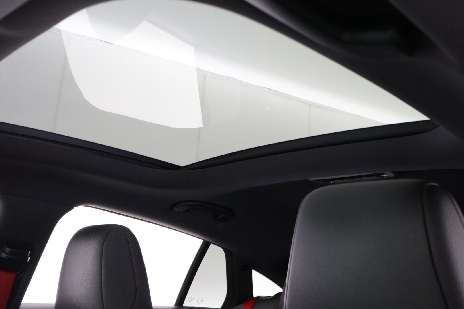 Mercedes-Benz CLA 45 AMG 2016 4MATIC Shooting Brake * Harman&Kardon / ILS / Panorama / Sport-Putkisto / Comand-Navi / Muistit / Night-paketti * - *Juuri huollettu / Upea äänimaailma / Kahdet renkaat vanteilla* - HULLUT VÄLIPÄIVÄT KORKOTARJOUS 2,49%