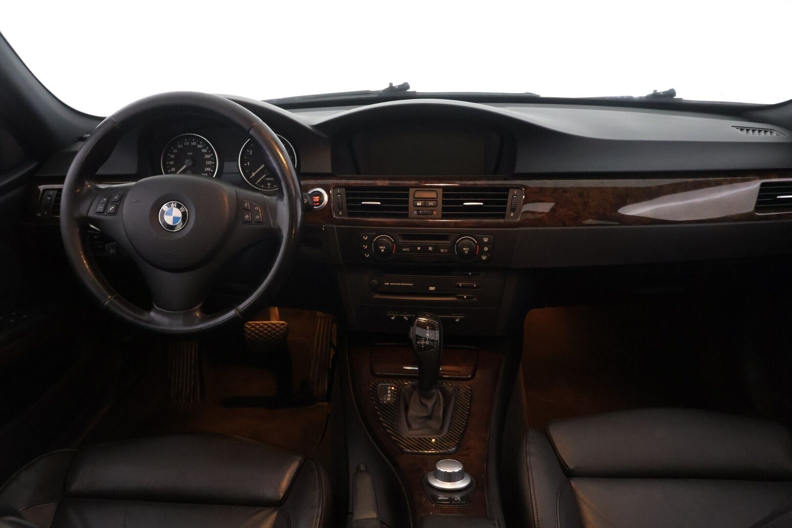 BMW 330 2006 330xi YritysOutlet - Myydään vain yrityksille - | Panorama | Kuljettajanistuin muistilla | Nahkaistuimet |