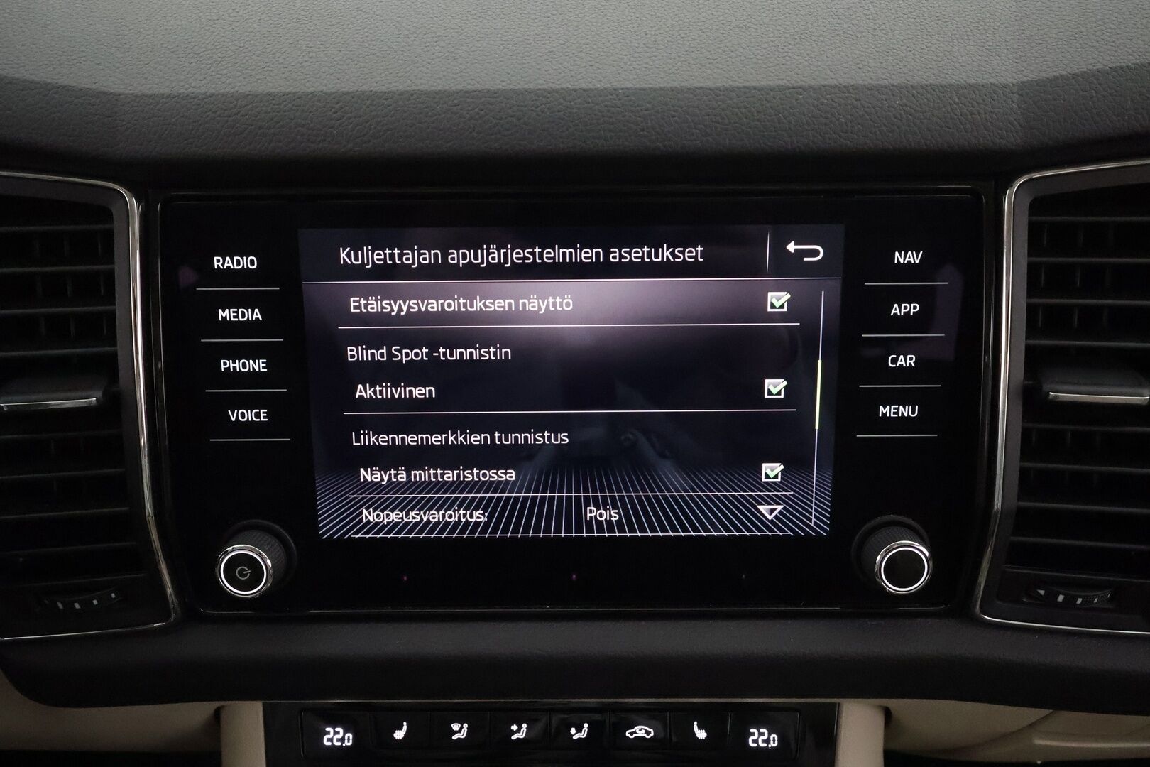 Skoda Kodiaq 2018 1,4 TSI 4x4 Style DSG * Panorama / Webasto / Koukku / ACC / LED / 360 / Canton / Muistipenkit * - Suomi-auto / Kahdet renkaat aluvanteilla