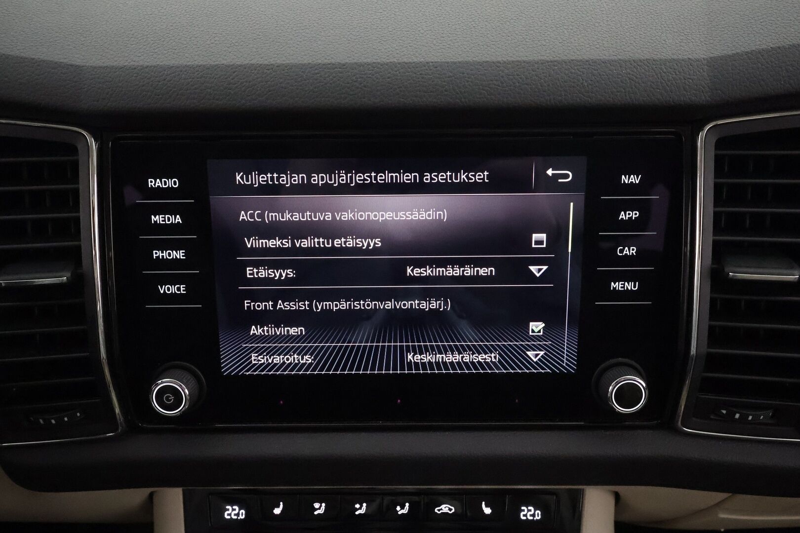 Skoda Kodiaq 2018 1,4 TSI 4x4 Style DSG * Panorama / Webasto / Koukku / ACC / LED / 360 / Canton / Muistipenkit * - Suomi-auto / Kahdet renkaat aluvanteilla